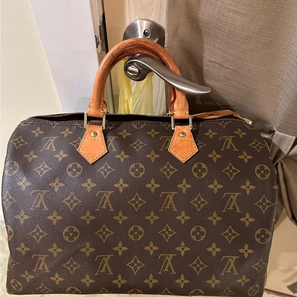 Authentic Louis Vuitton Speedy 35
